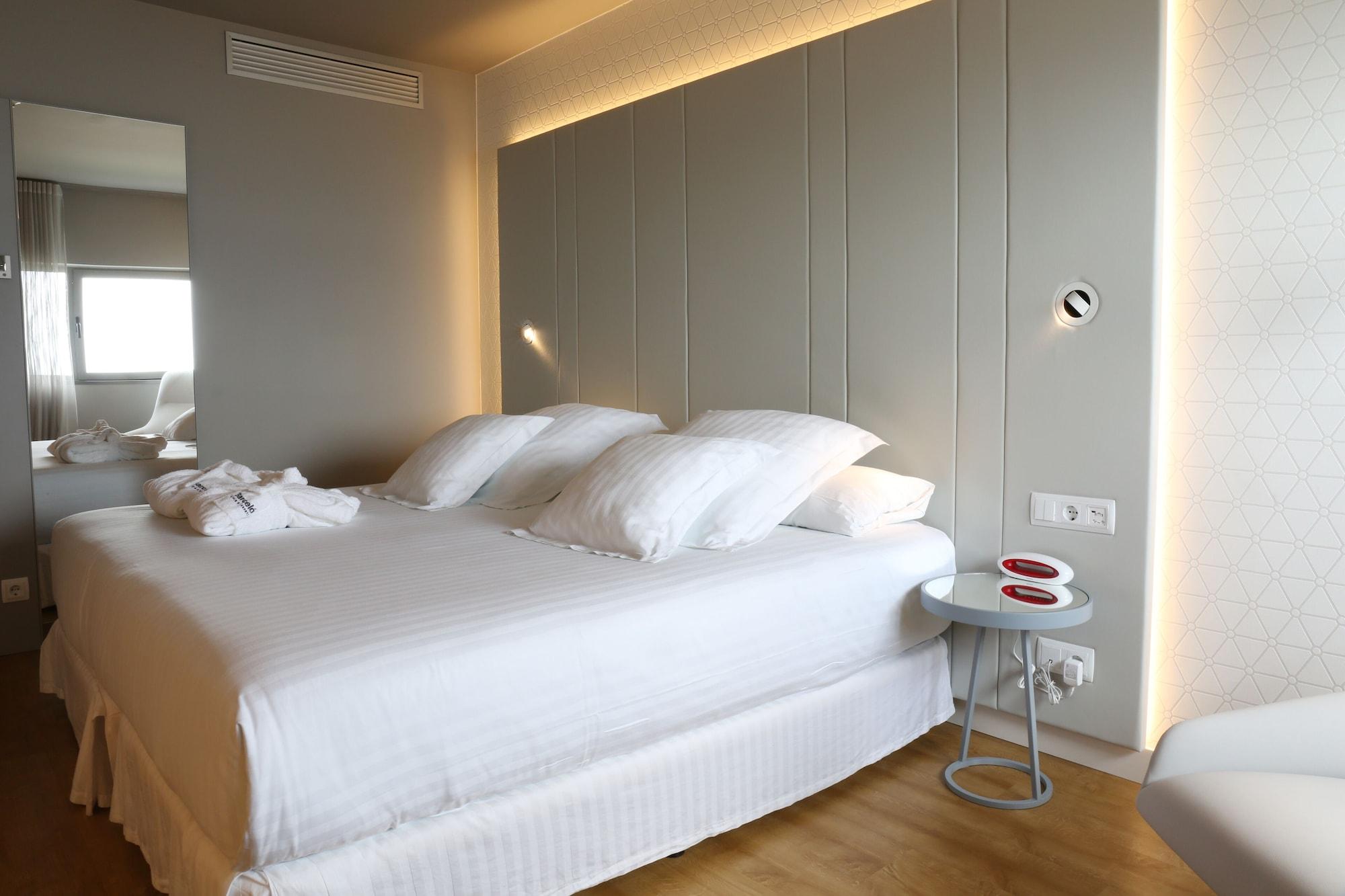 Occidental Atenea Mar - Adults Only Barcellona Esterno foto